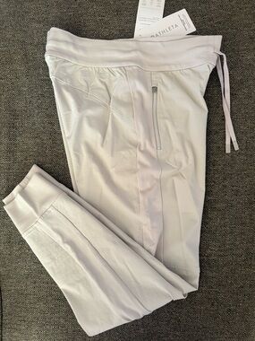 NWT Athleta Headlands Hybrid Trek Jogger Abalone Light Gray Women Pants size 6